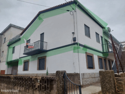 Moradia independente à venda na Estrada