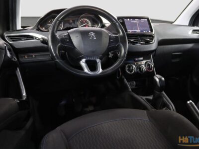 Peugeot 208 1.2 PureTech Signature