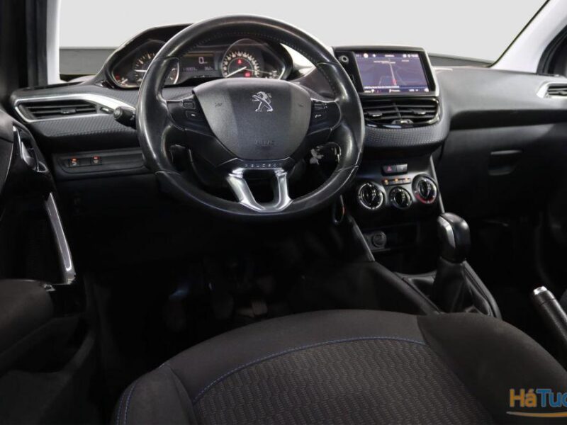 Peugeot 208 1.2 PureTech Signature