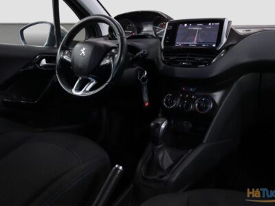 Peugeot 208 1.2 PureTech Signature