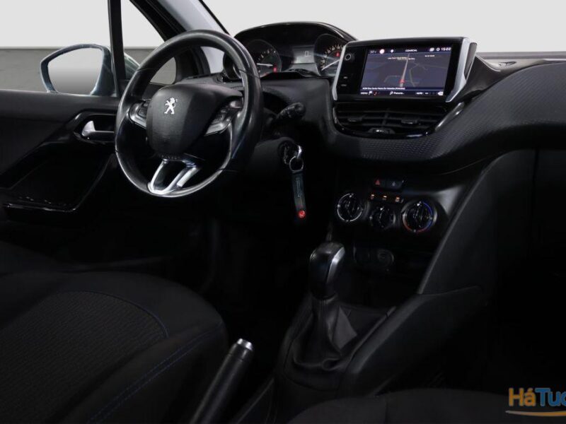 Peugeot 208 1.2 PureTech Signature