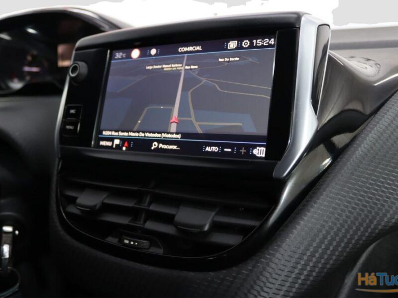 Peugeot 208 1.2 PureTech Signature