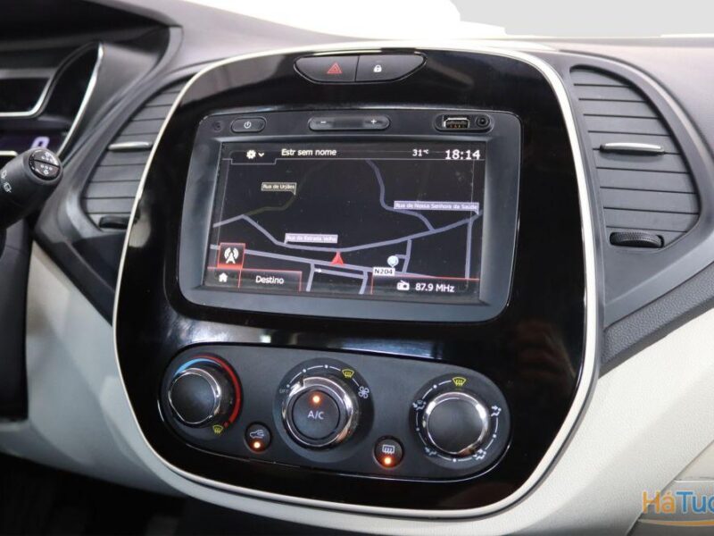Renault Captur Outro