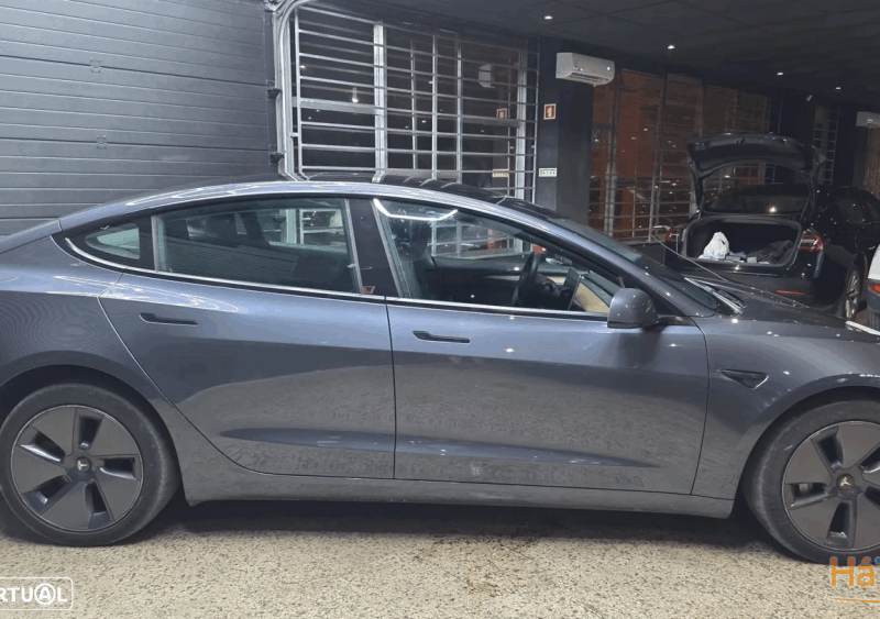 Tesla Model 3 Standard Range Plus RWD