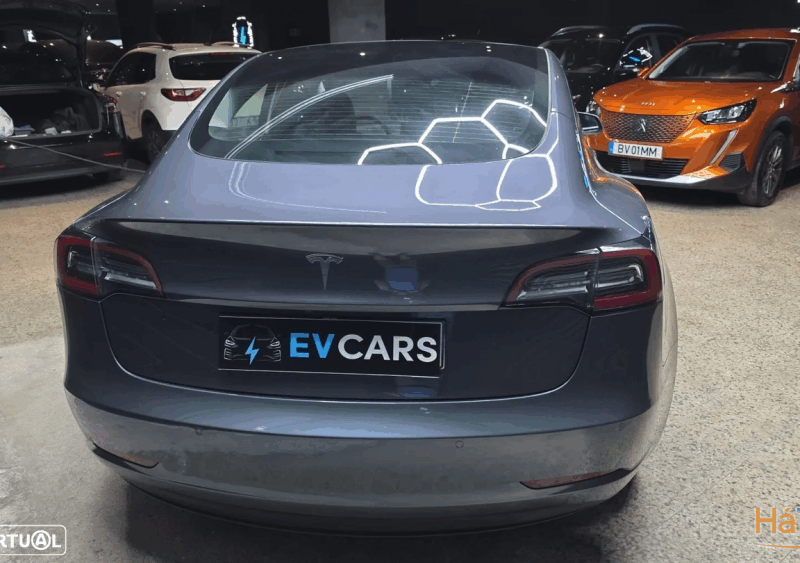 Tesla Model 3 Standard Range Plus RWD