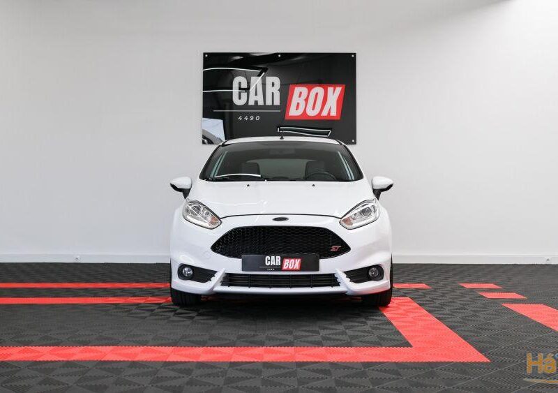 Ford Fiesta 1.6 EcoBoost c/ Pack Pele Desportiva ST