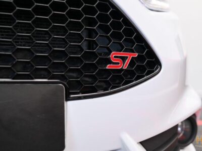 Ford Fiesta 1.6 EcoBoost c/ Pack Pele Desportiva ST