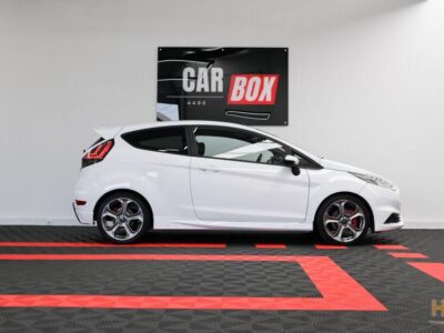 Ford Fiesta 1.6 EcoBoost c/ Pack Pele Desportiva ST