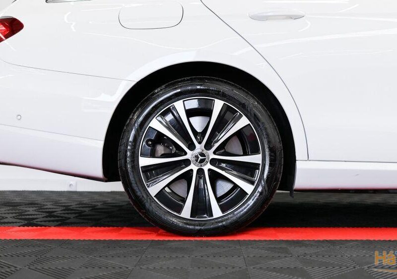 Mercedes-Benz E 300 de 4Matic T 9G-TRONIC Avantgarde