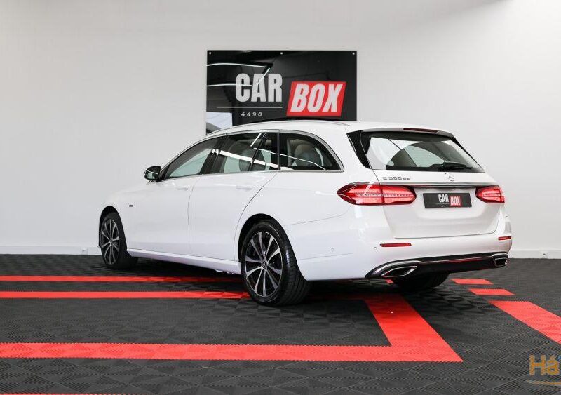 Mercedes-Benz E 300 de 4Matic T 9G-TRONIC Avantgarde