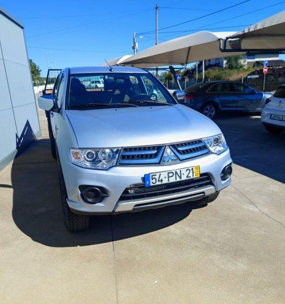 Mitsubishi L200 2.5 DI-D CD Intense 4WD