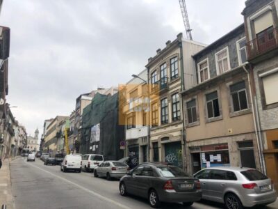 Prédio para reabilitar no Bonfim