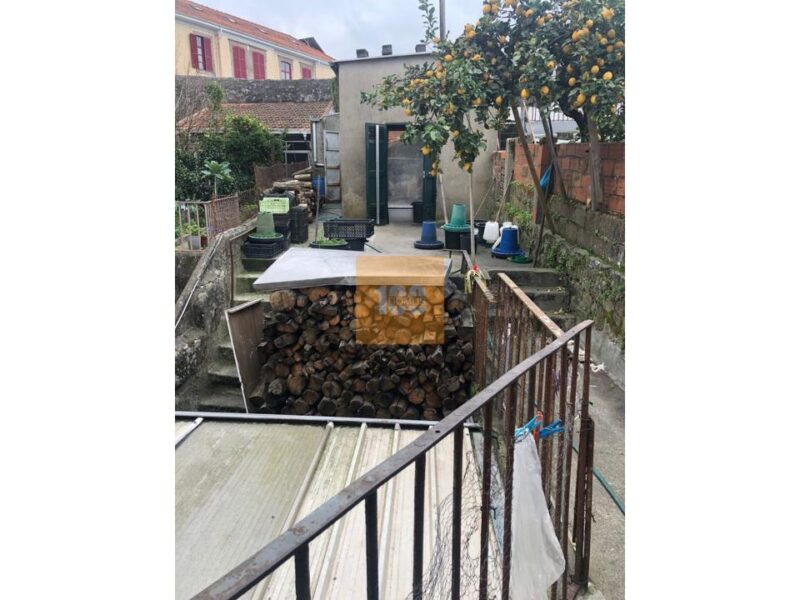 Prédio para reabilitar no Bonfim