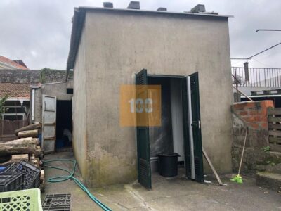 Prédio para reabilitar no Bonfim