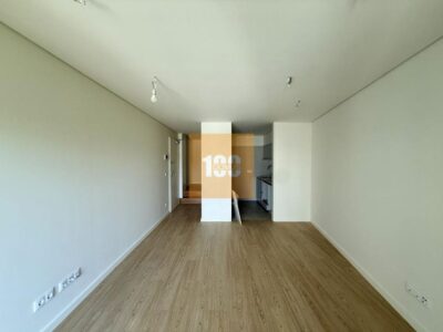 T1 novo com varanda em Cedofeita