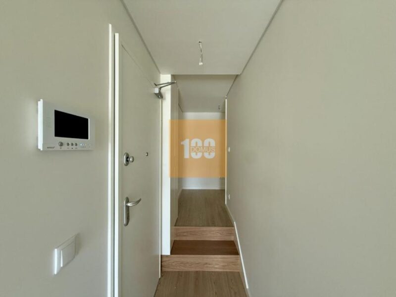 T1 novo com varanda em Cedofeita