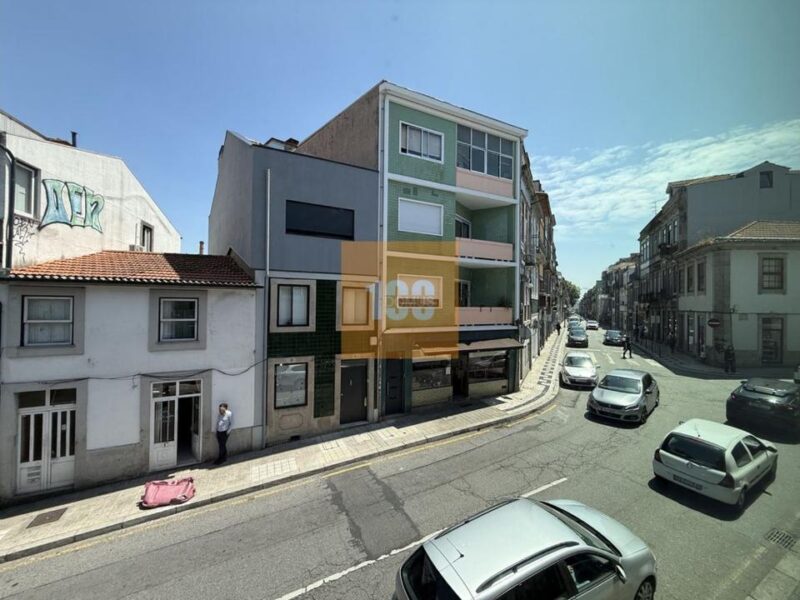 T1 novo com varanda em Cedofeita