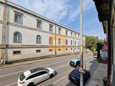 Dois prédios ao Palácio de Cristal