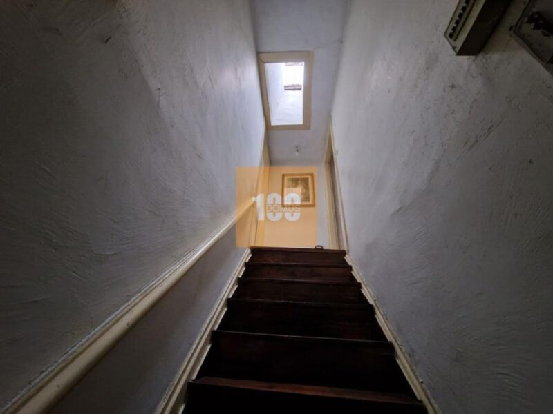 Dois prédios ao Palácio de Cristal