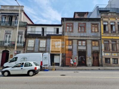 Dois prédios ao Palácio de Cristal