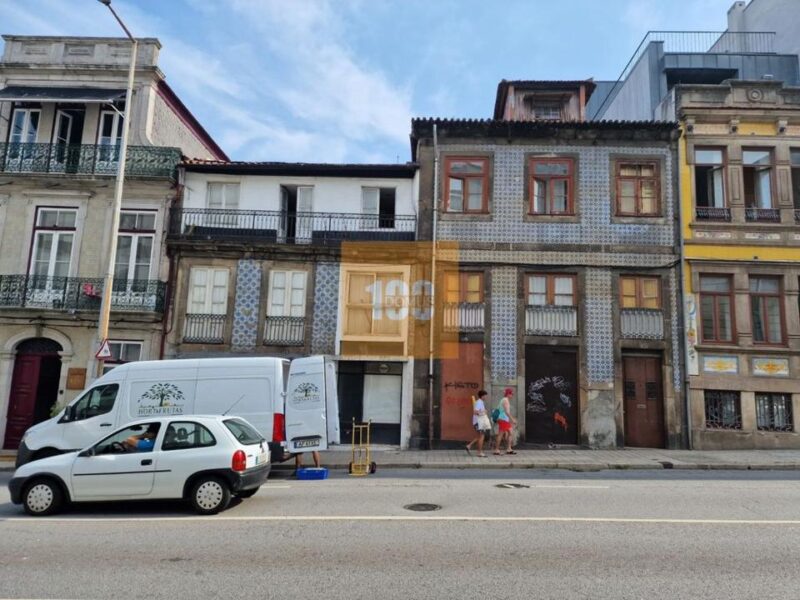 Dois prédios ao Palácio de Cristal