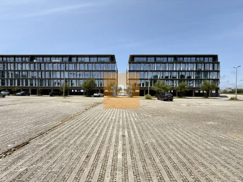 T4 com terraço na Seca do Bacalhau