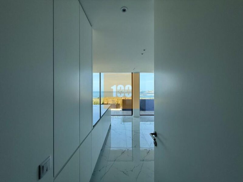 T4 com terraço na Seca do Bacalhau