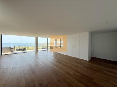 T4 com terraço na Seca do Bacalhau