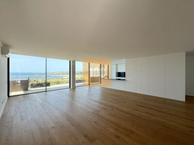 T4 com terraço na Seca do Bacalhau