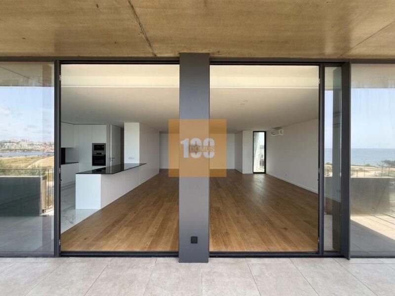 T4 com terraço na Seca do Bacalhau