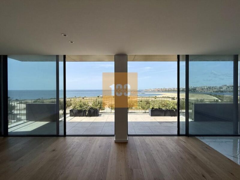 T4 com terraço na Seca do Bacalhau