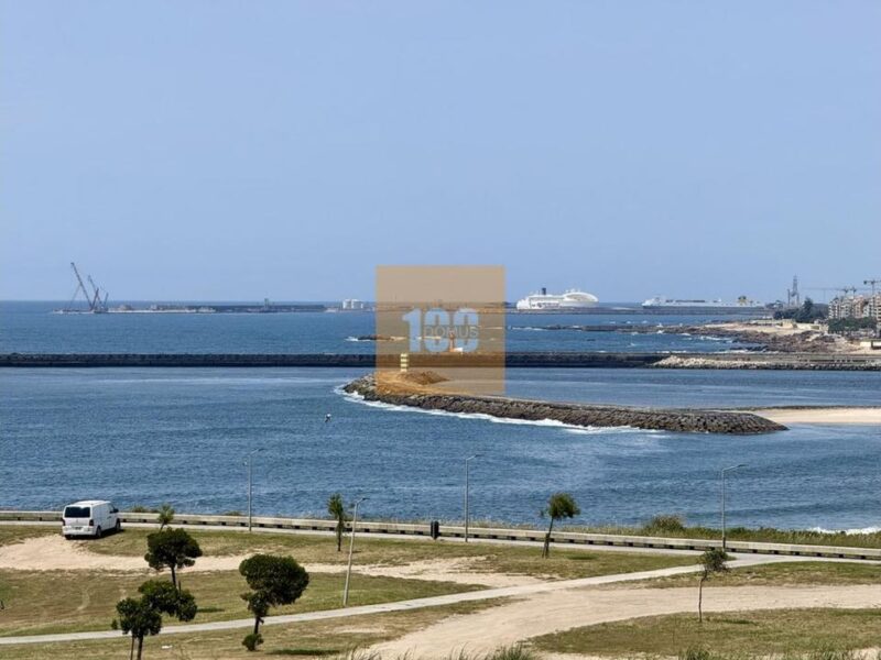 T4 com terraço na Seca do Bacalhau