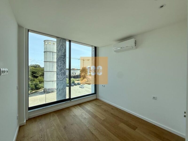 T4 com terraço na Seca do Bacalhau