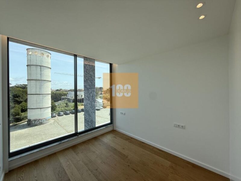 T4 com terraço na Seca do Bacalhau