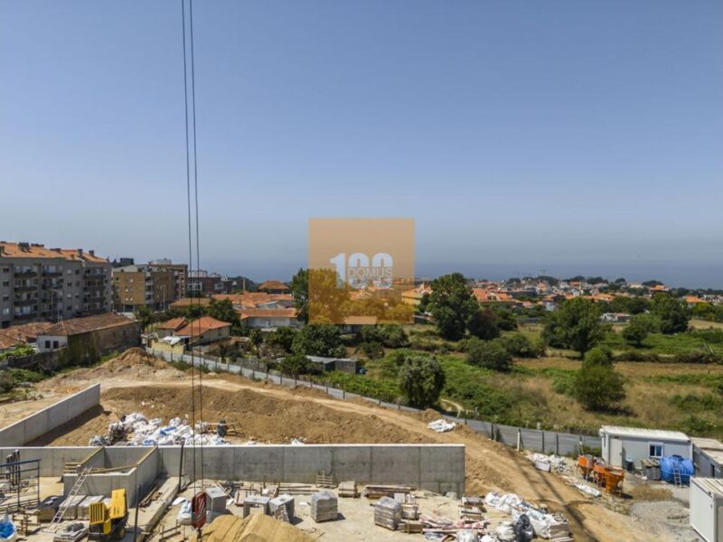 T4 novo com varanda - Le Parc