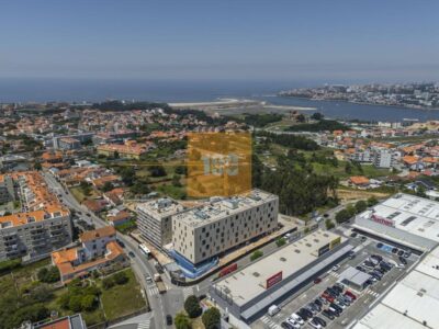 T4 novo com varanda - Le Parc