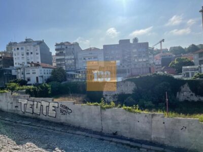 T2 com terraço - Life in Porto