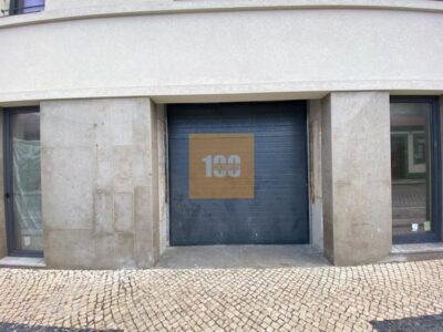 Lugar garagem duplo, Roberto Ivens