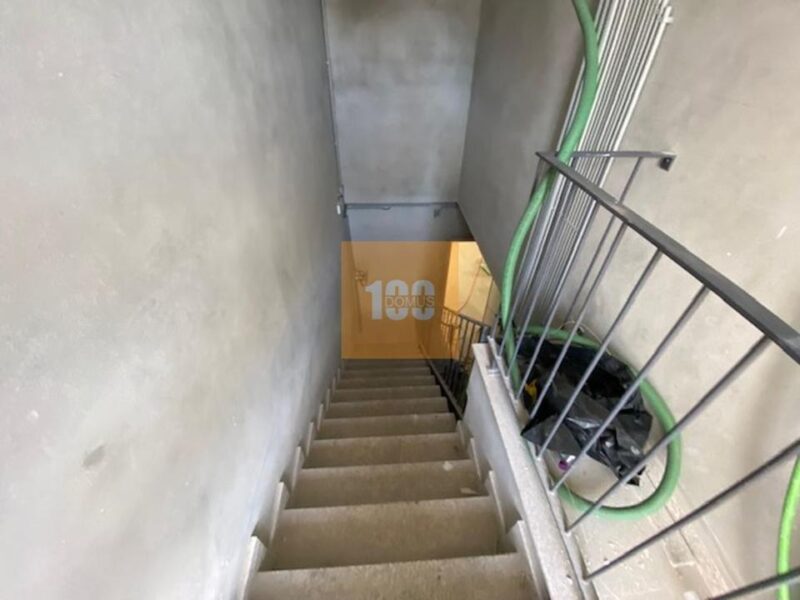 Lugar garagem duplo, Roberto Ivens