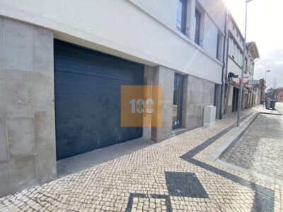 Lugar garagem duplo, Roberto Ivens