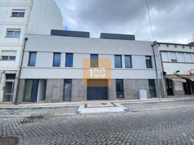 Lugar garagem duplo, Roberto Ivens