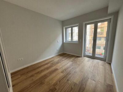 T3 com terraço ao metro Trindade