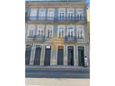 Escritório próximo da Batalha