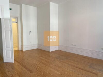 Escritório próximo da Batalha