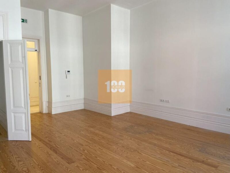 Escritório próximo da Batalha