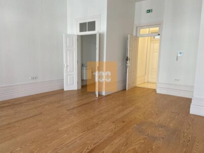 Escritório próximo da Batalha