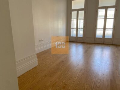 Escritório próximo da Batalha