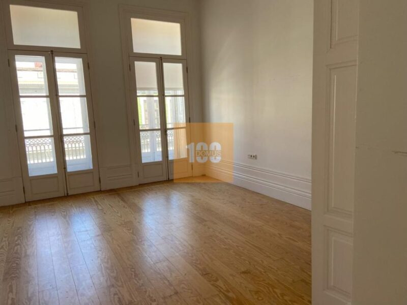 Escritório próximo da Batalha