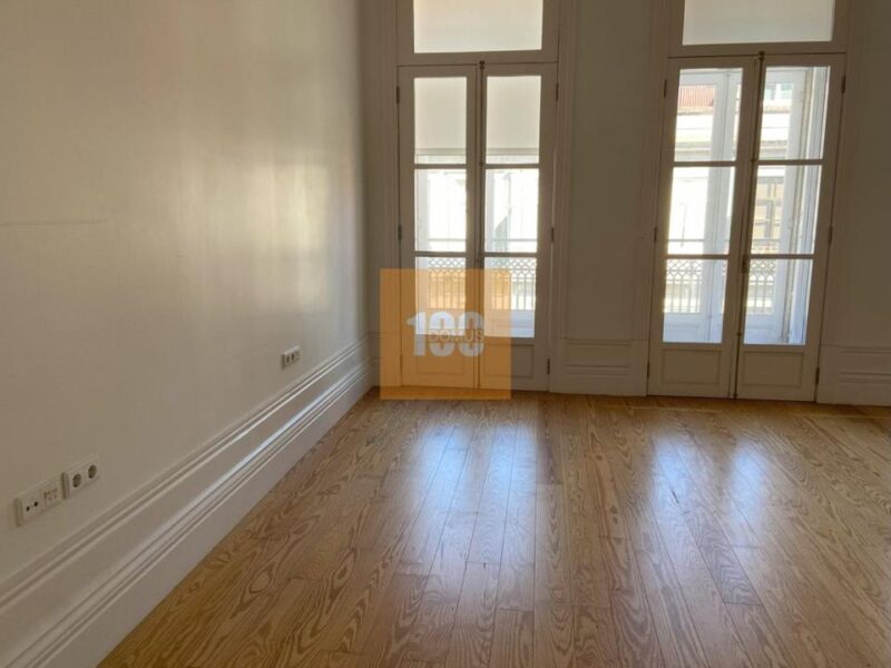 Escritório próximo da Batalha