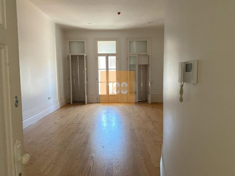 Escritório próximo da Batalha